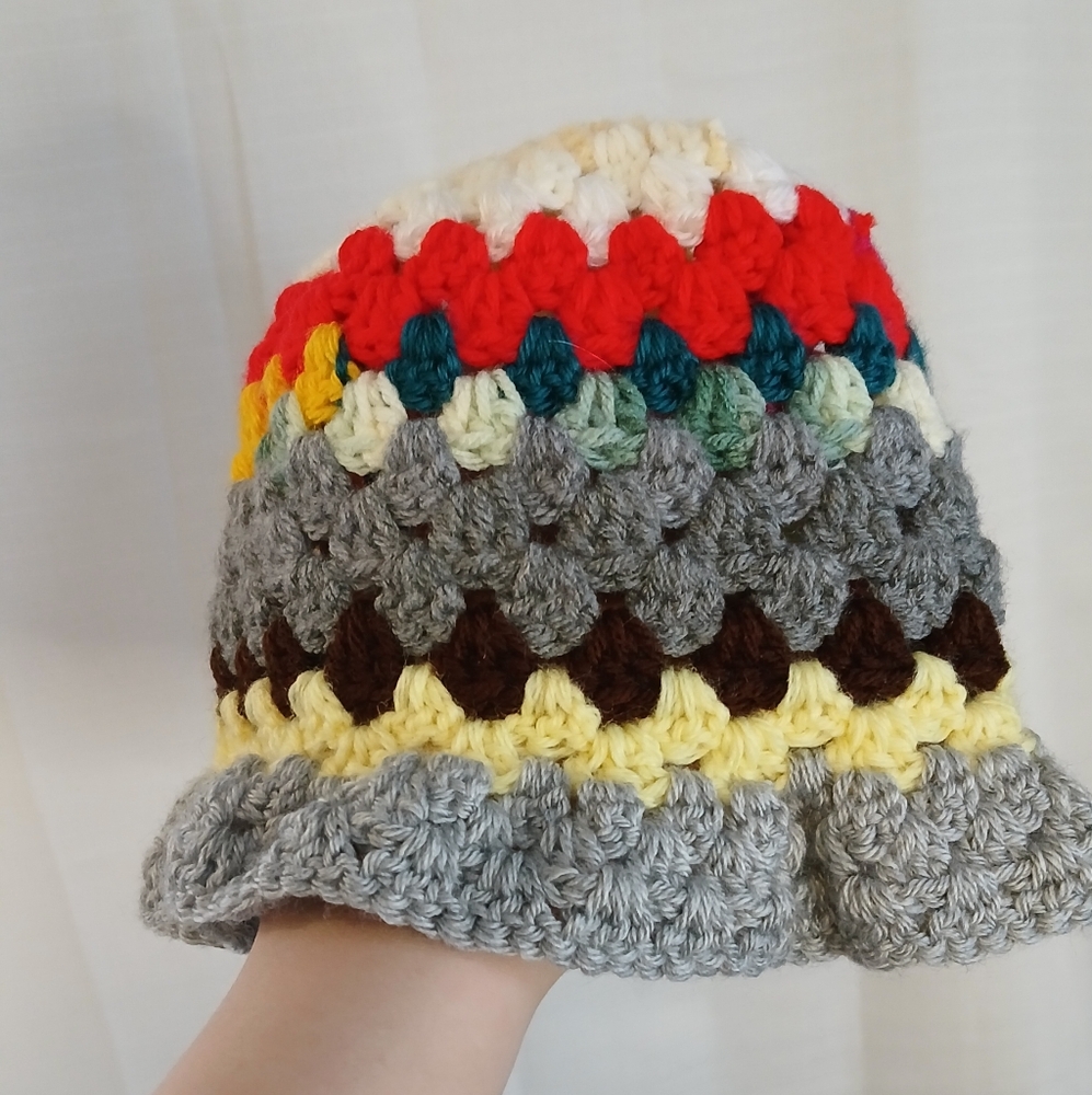 Hand crochet hat - Picture 2 of 2